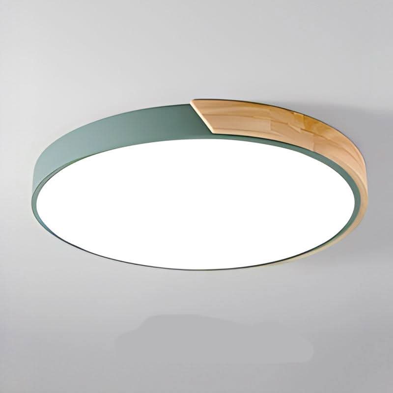 Nordische LED Holzlampe, energieeffizient; runde Deckenleuchte für ein warmes Ambiente.