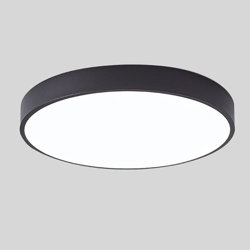 Holz-Deckenleuchte, nordische LED Lampe; minimalistisches Design für moderne Innenräume.
