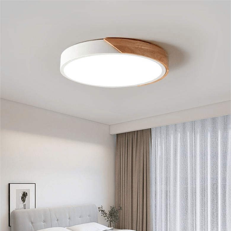 Energieeffiziente Skandi LED Holzlampe; runde Deckenleuchte für Innenbeleuchtung.