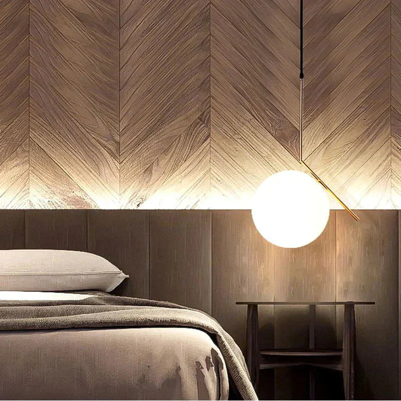 Nordische LED-Pendelleuchte mit Glaskugel und goldenem Akzent, modern für Wohnzimmer & Schlafzimmer.