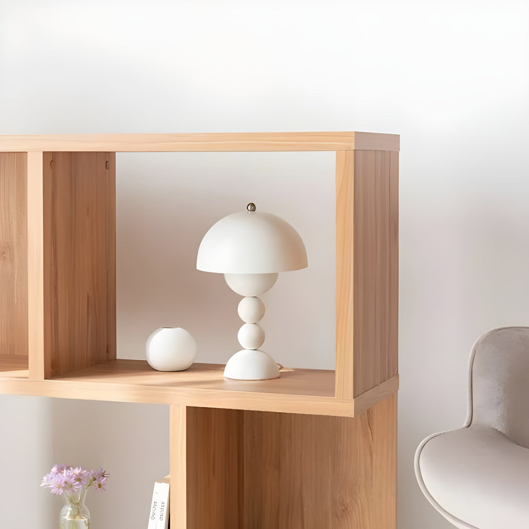 Skandinavische LED Designlampe, dimmbar, ideal für Nachttisch & Schreibtisch, stilvolle Lichtquelle.