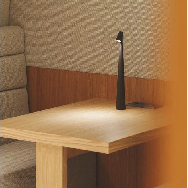 Nordische LED Tischlampe, kabellos & tragbar, ideal für modernes Wohnzimmer & Schlafzimmer.