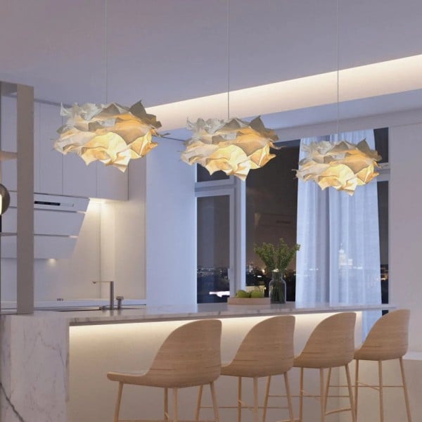 Skandinavische Deckenleuchte: weiße Papierwolken Pendelleuchte mit LED für modernes Interieur.