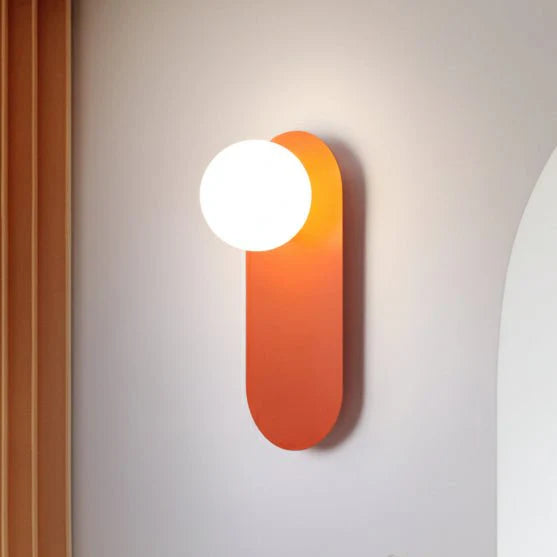 Nordische Wandlampe mit buntem Eisendesign, modern. Skandinavische Designlampe für Wohnzimmer.