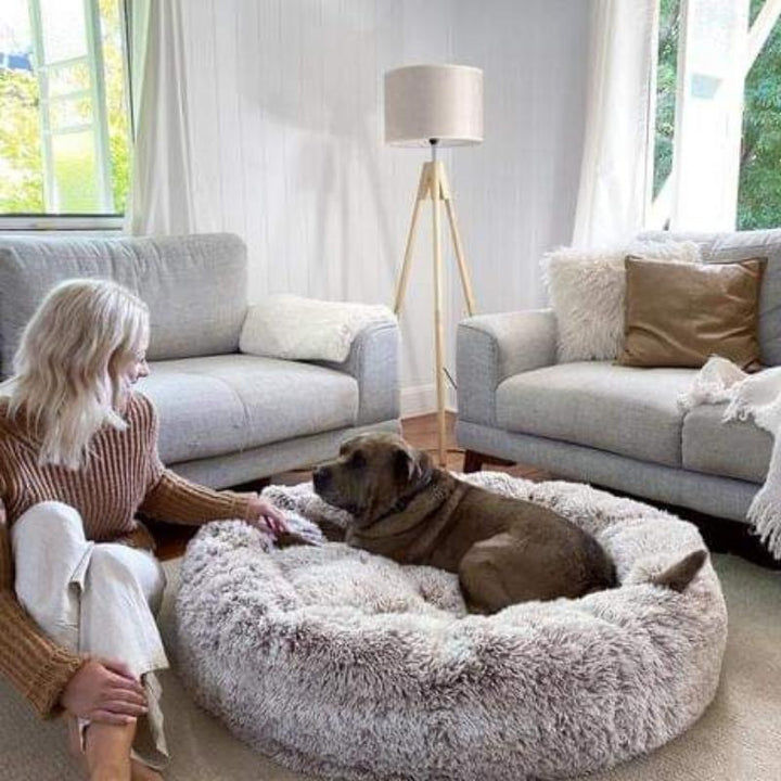 Nuvio Hundekissen für alle Größen. Das weiche Plüschkissen ist beruhigend und stressmindernd.