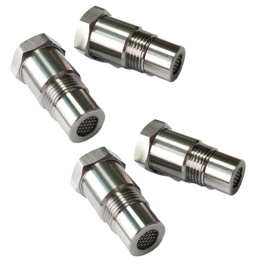 Detailansicht eines präzisionsgefertigten O2-Sensor-Adapters aus robustem Edelstahl.