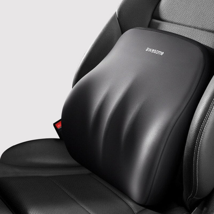 Orthopädisches Autositzkissen Set im Auto. Ergonomisches Nacken- & Rückenkissen für Komfort & Entlastung.