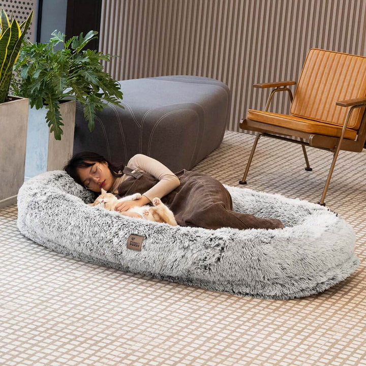 Das waschbare orthopädische Donut Hundebett bietet höchsten Komfort für Ihren Vierbeiner.
