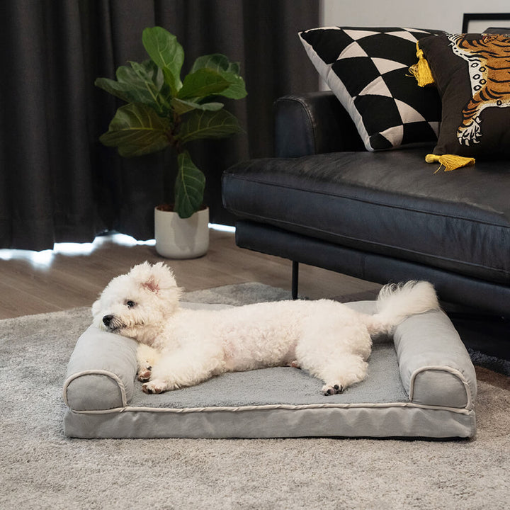 Gelenkfreundliches orthopädisches Eck-Hundebett, Memory-Schaum-Füllung, schont die Wirbelsäule.