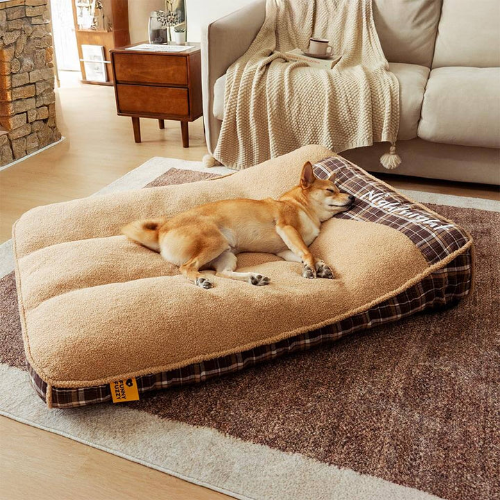 Orthopädisches Hundebett aus flauschigem Teddyfell, waschbar für optimalen Komfort & Tierwohl.