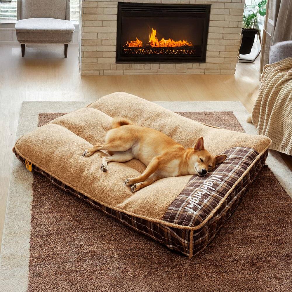 Gemütliches orthopädisches Hundebett aus flauschigem Teddyfell, für Entspannung & Wohlbefinden.