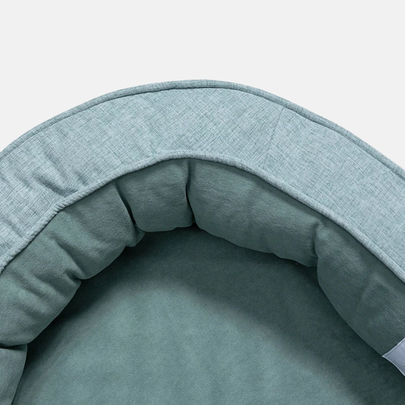 Plüschiges orthopädisches Hundebett, weich & stützend. Komfortbett für gesunden, tiefen Hundeschlaf.