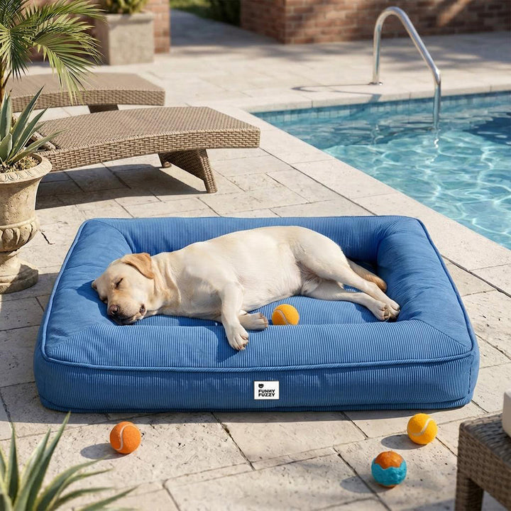 Detailansicht des wasserabweisenden, kratzfesten Bezugs vom orthopädischen Hundebett für große Hunde.