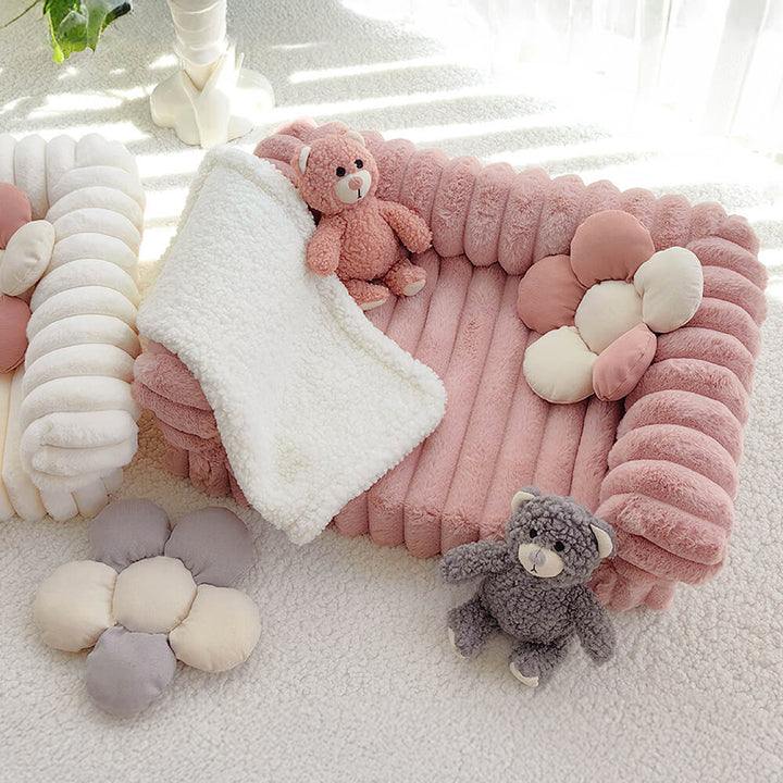 Rundes Kuschelbett, orthopädisch für Hunde & Katzen, flauschig und beruhigend für tiefen Schlaf.