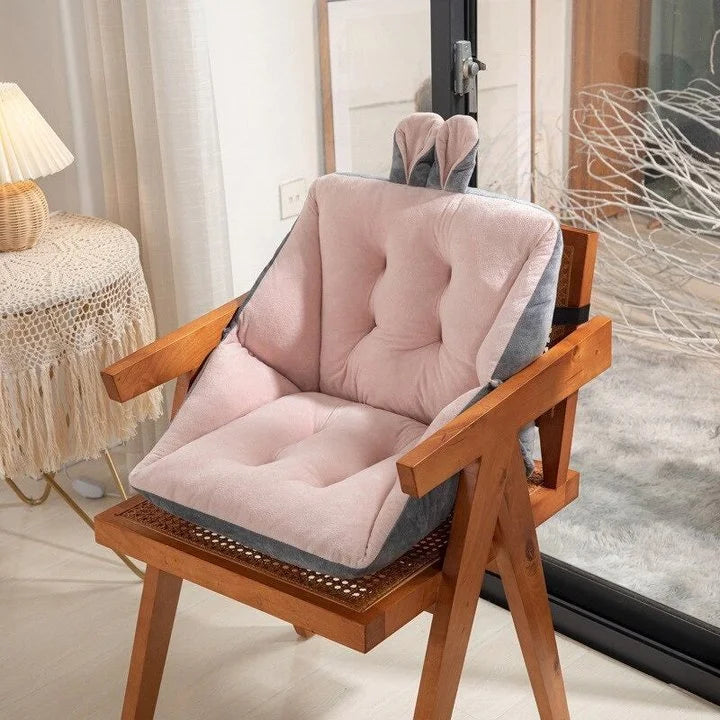 Komfortables orthopädisches Sitzkissen für Autositz und Reisen; bietet ergonomische Unterstützung und Entlastung.