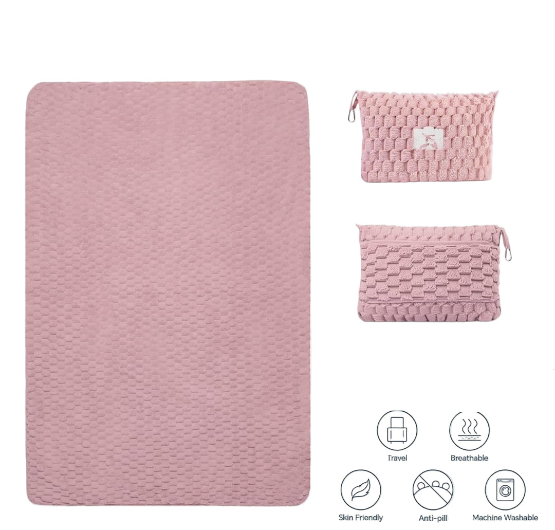 Weiche, warme Flanell-Reisedecke, perfekt als Kuscheldecke für unterwegs oder im Büro.