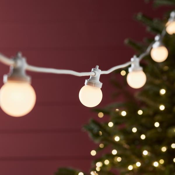 Party Lichterkette 5m warmweiß LED, koppelbar für Innen- & Außenbereich. Ideal für Gartenparty oder stimmungsvolle Beleuchtung.