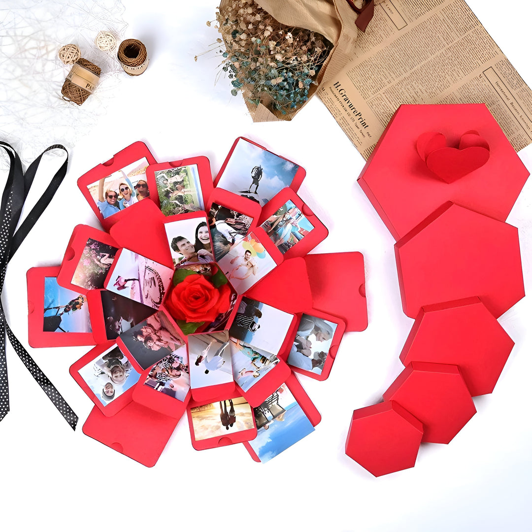 Personalisierte Explosionsbox für Fotos & Erinnerungen, geöffnet, mit DIY-Design und Überraschungseffekt.