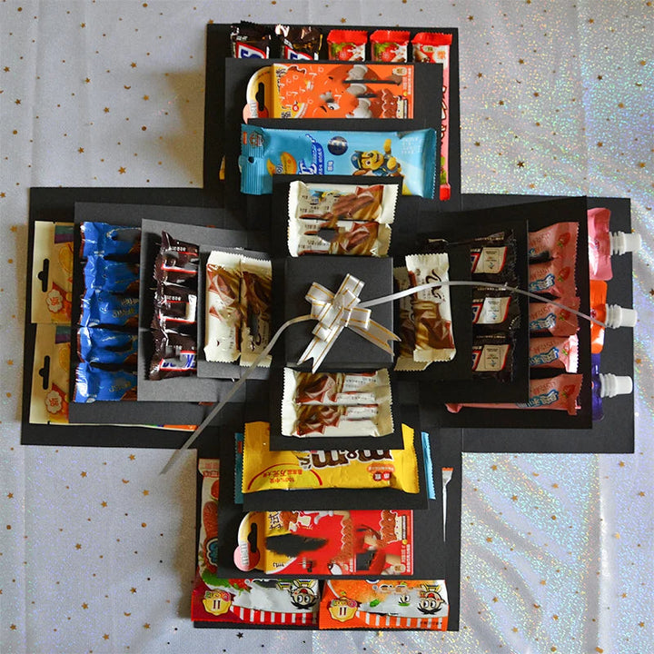 Geburtstags-Explosionsbox mit Schmetterlingen. Personalisierte Geschenkbox für einzigartige Erinnerungen.