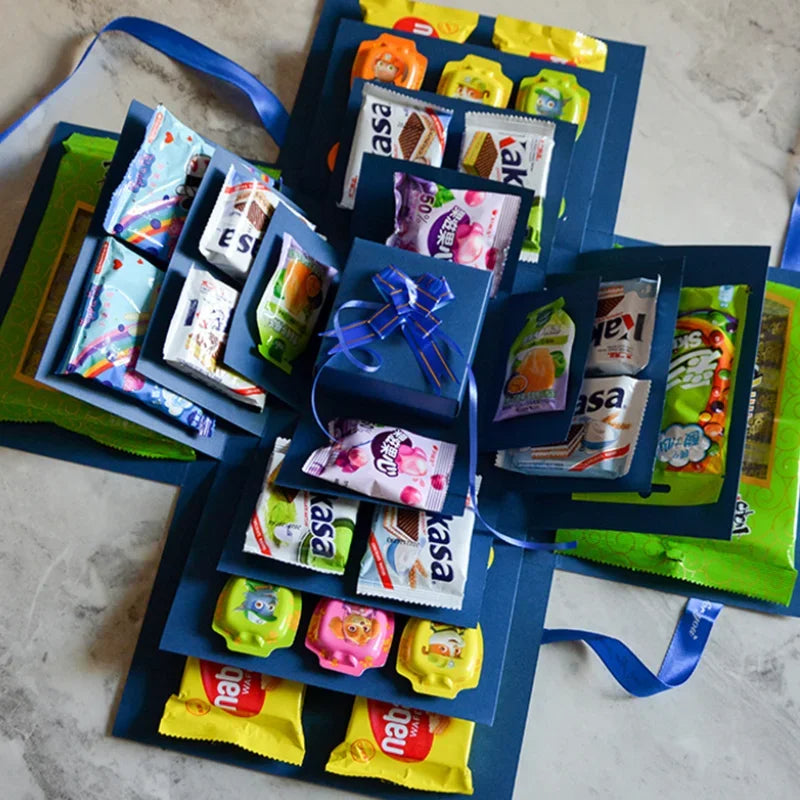 Personalisierte Erinnerungsbox als Explosionsbox mit 8 Schmetterlingen für besondere Momente.