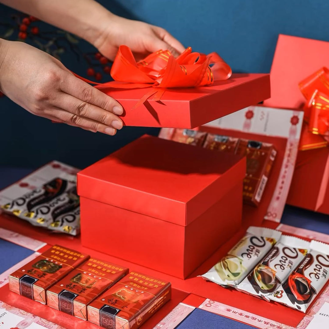 Geöffnete Explosionsbox mit 8 flatternden Schmetterlingen, personalisiertes Geschenk zum Geburtstag.