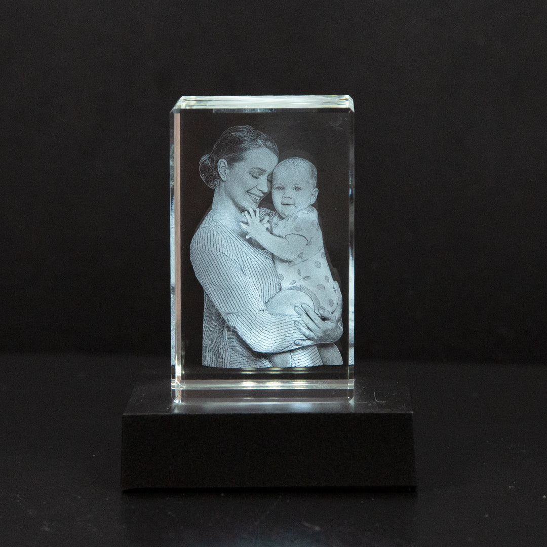 Leuchtender Foto Kristallblock mit detaillierter 3D-Gravur, ein besonderes Gedenkgeschenk oder Haustiergeschenk.