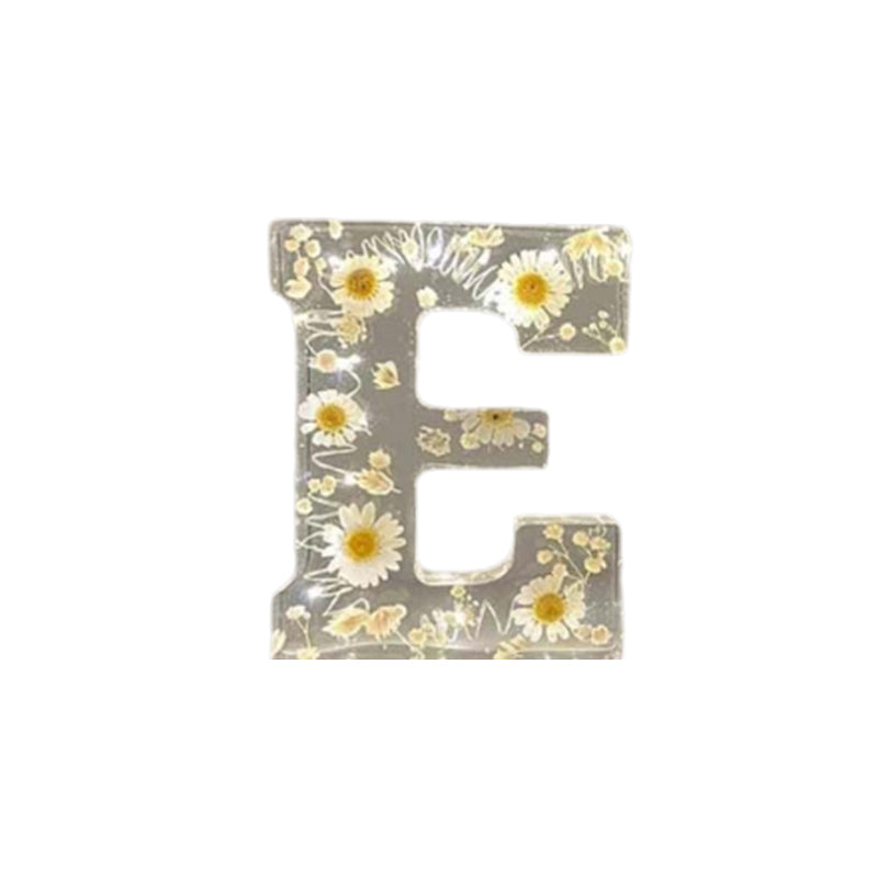Individuelles Nachtlicht mit LED und Harzblumen, Buchstabenlampe als stilvolle Dekoration.