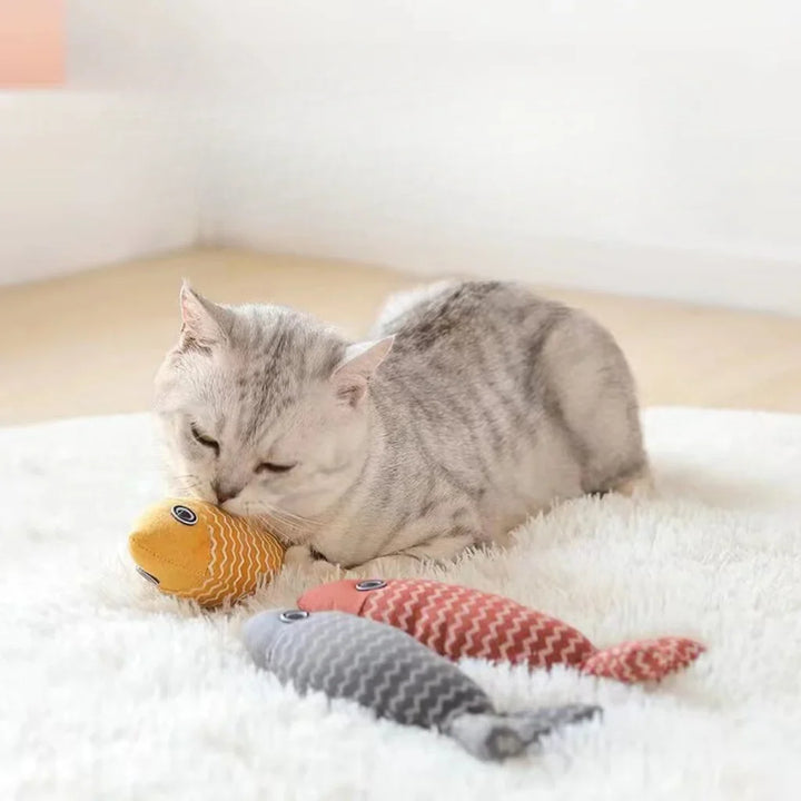 Plüsch-Katzenspielzeug in Fischform mit Katzenminze für interaktiven Spielspaß und Aktivität.