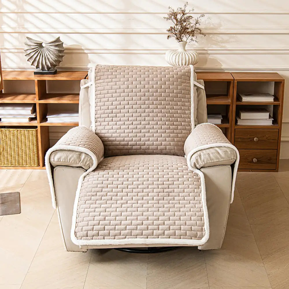 Pflegeleichter, waschbarer Plüsch Sesselbezug in Creme; idealer Schutz & Komfort für Recliner.