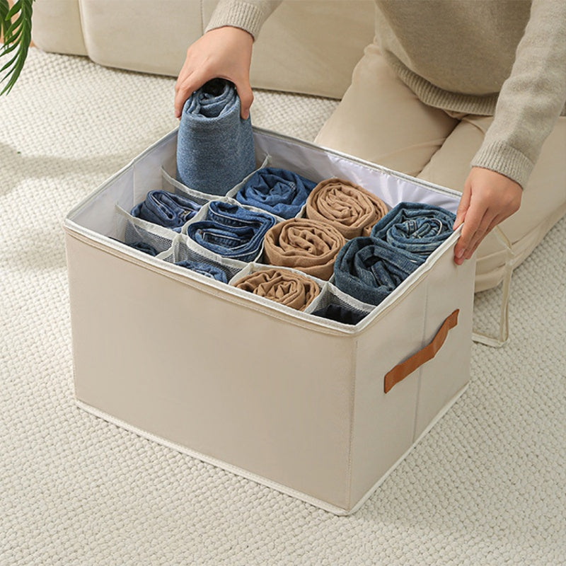 Schuhaufbewahrung mit Staubschutz: Eine ShoeBox Fold Box schützt Ihre Schuhe vor Schmutz und Staub.