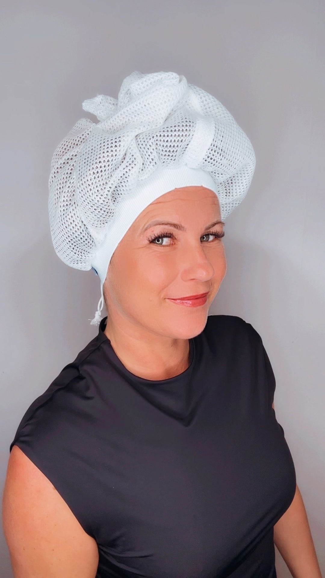 PloppHaube für sanftes Locken-Trocknen & Anti-Frizz Haarpflege. Ideale Lockenhaube für definierte, frizzfreie Locken.