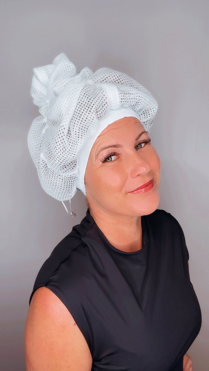 Die original PloppHaube für effektives Plopping. Fördert natürliche Locken, verhindert Frizz & pflegt dein Haar.