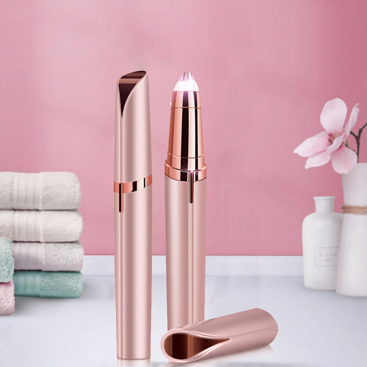Eleganter Augenbrauen-Trimmer für präzise & schmerzfreie Haarentfernung. Mobiles Gerät für Damen-Gesichtspflege.