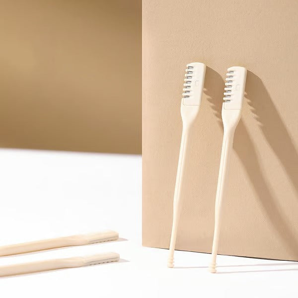 Kompakter Präzisions-Trimmer aus Edelstahl für sanfte Entfernung von Nasenhaaren, ideal für Damen & Herren.