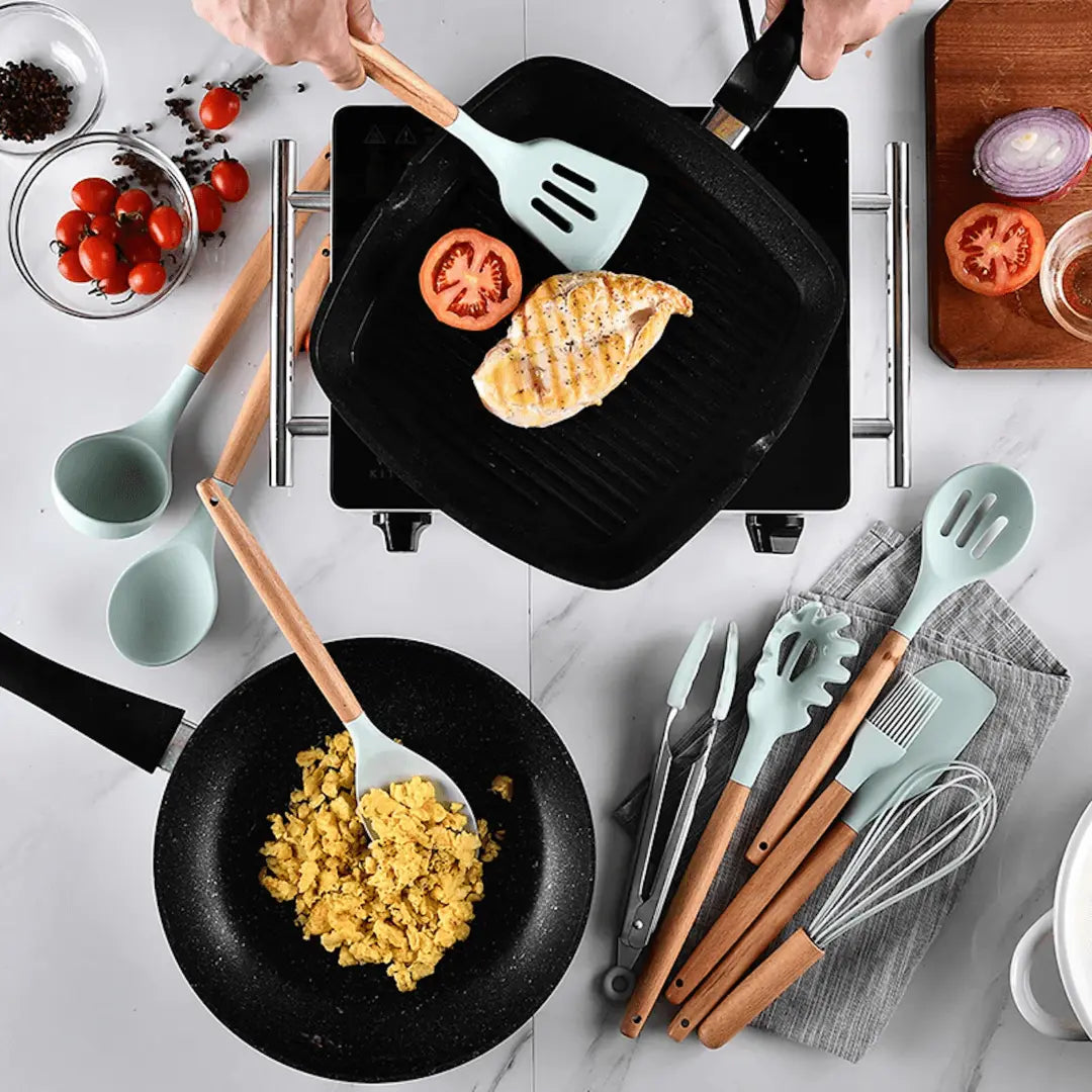 Komplettes FlexiChef Silikon Küchenhelfer Set für Kochen & Backen. Robust, antihaft und in verschiedenen Farben.