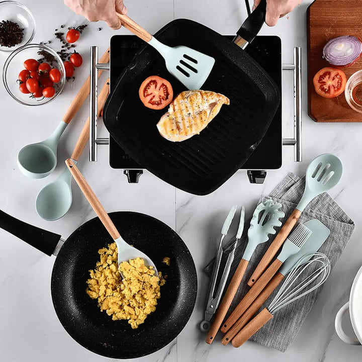 Komplettes FlexiChef Silikon Küchenhelfer Set für Kochen & Backen. Robust, antihaft und in verschiedenen Farben.