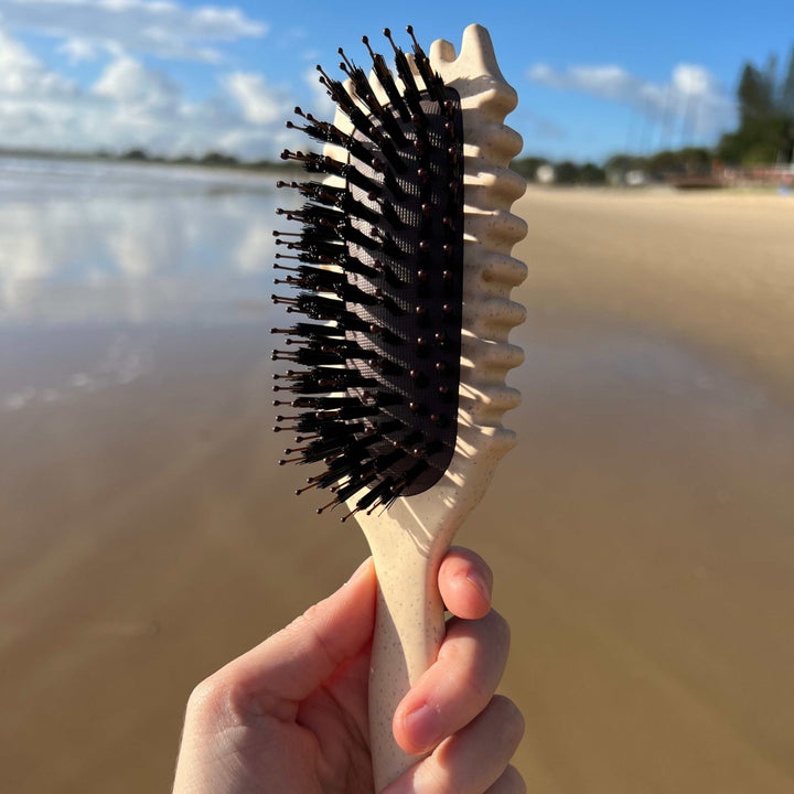 Stylingbürste für definierte Locken. Effektive Frizz-Kontrolle, professionelle Lockenpflege & schöner Hairstyle.