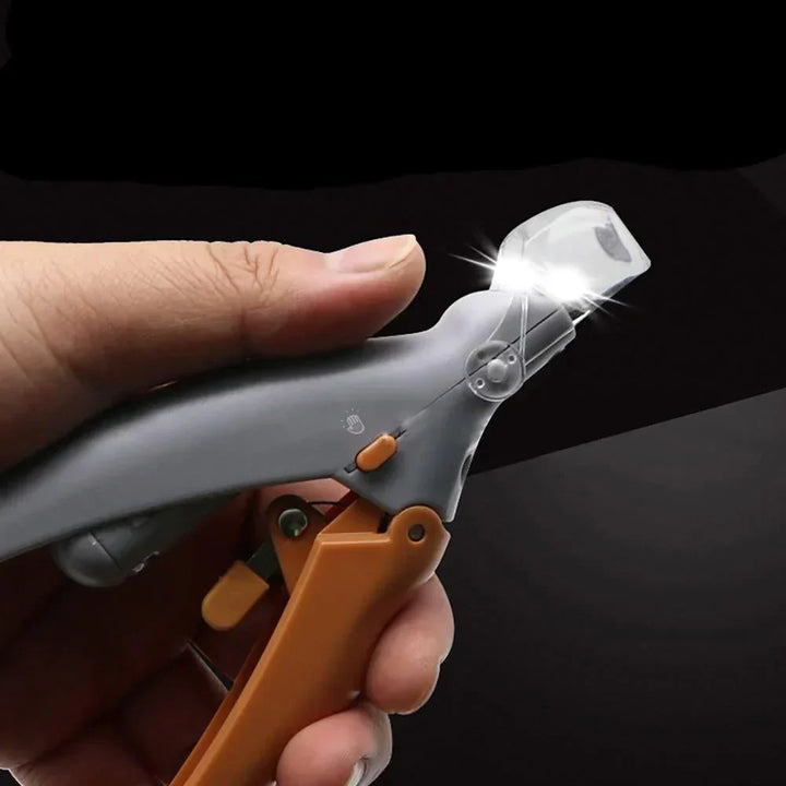 Ergonomischer Nagelknipser für Haustiere mit LED-Beleuchtung zur einfachen und sicheren Krallenpflege zu Hause.