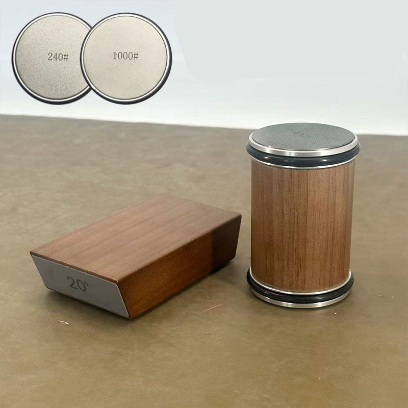 Innovative Holzplattform des rollenden Messerschärfers für sicheres und stabiles Schleifen.