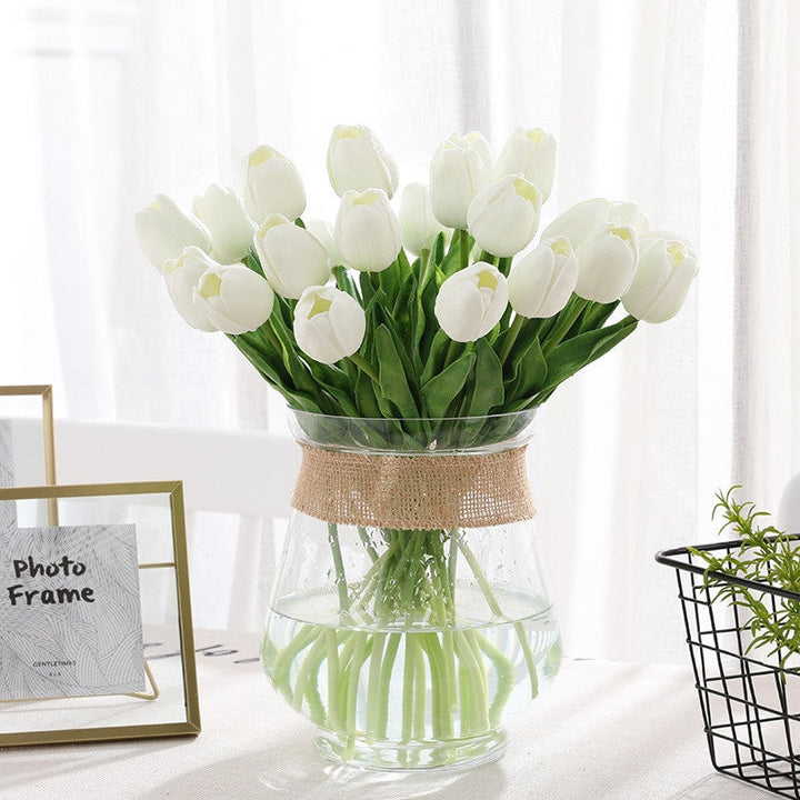 Frühlingshafte Kunst-Tulpen, 31 Stück, in realistischer Optik für helle, einladende Tischdeko.