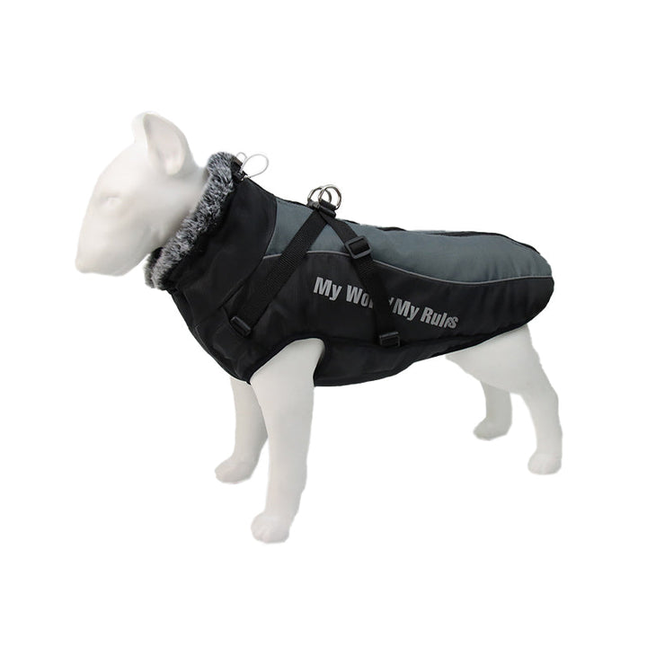 Innovativer Hundemantel mit reflektierendem Material und festem Geschirr, für kleine & große Hunde geeignet.
