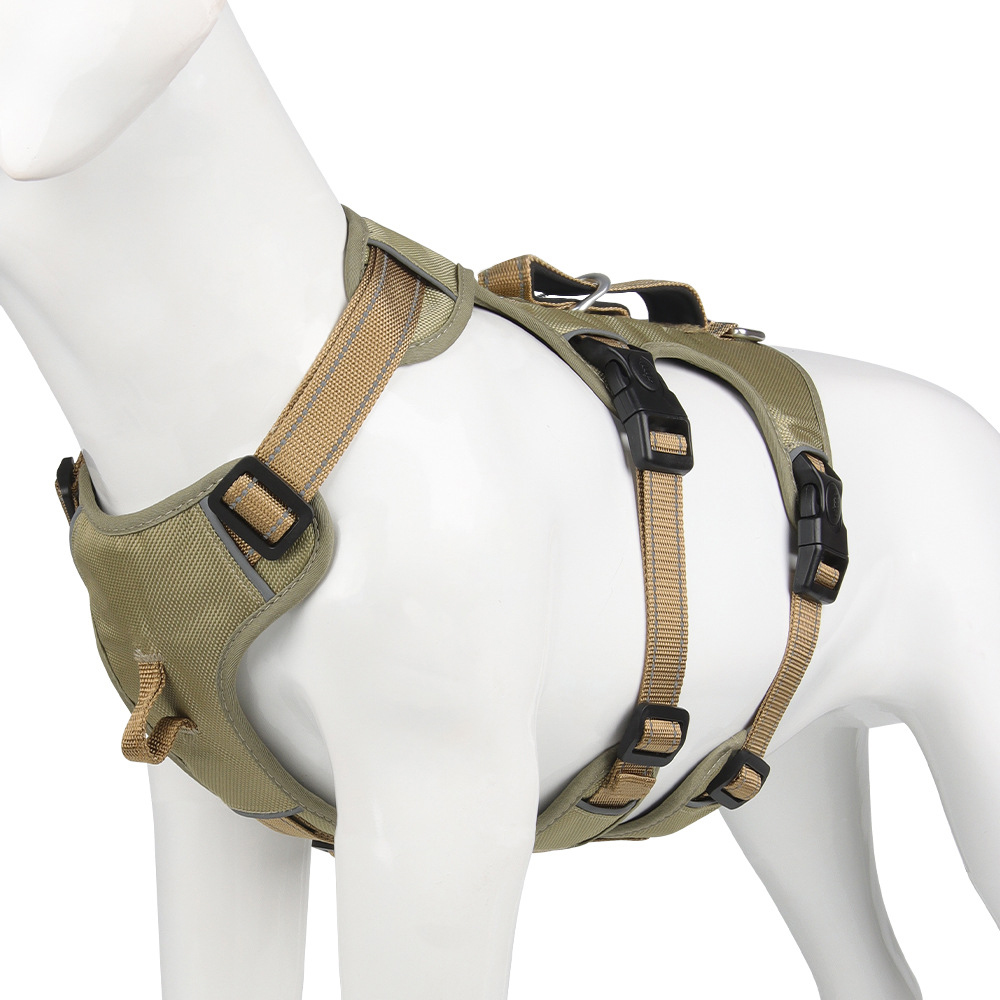 Leichtes Nylon-Geschirr mit Anti-Zieh-Funktion, ideal für tägliches Gassigehen und Hundeliebe.