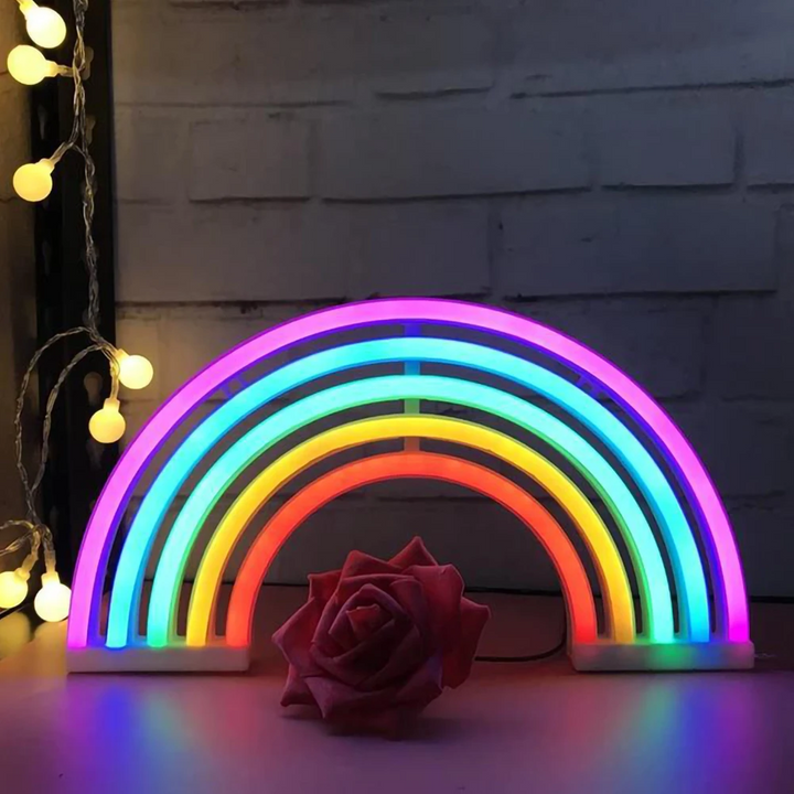 Magische Regenbogen LED-Dekolampe, ideal für ein farbenfrohes Ambiente und gemütliches Nachtlicht im Kinderzimmer.