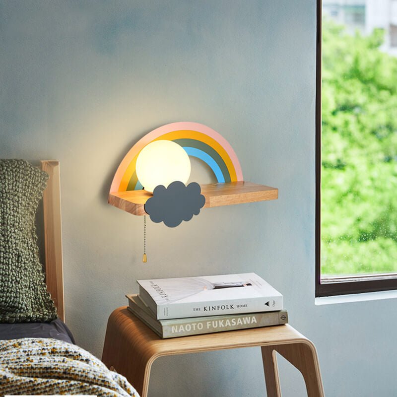 Holz Regenbogen Wandlampe: Moderne LED-Leuchte im nordischen Design für das Kinder-Schlafzimmer.