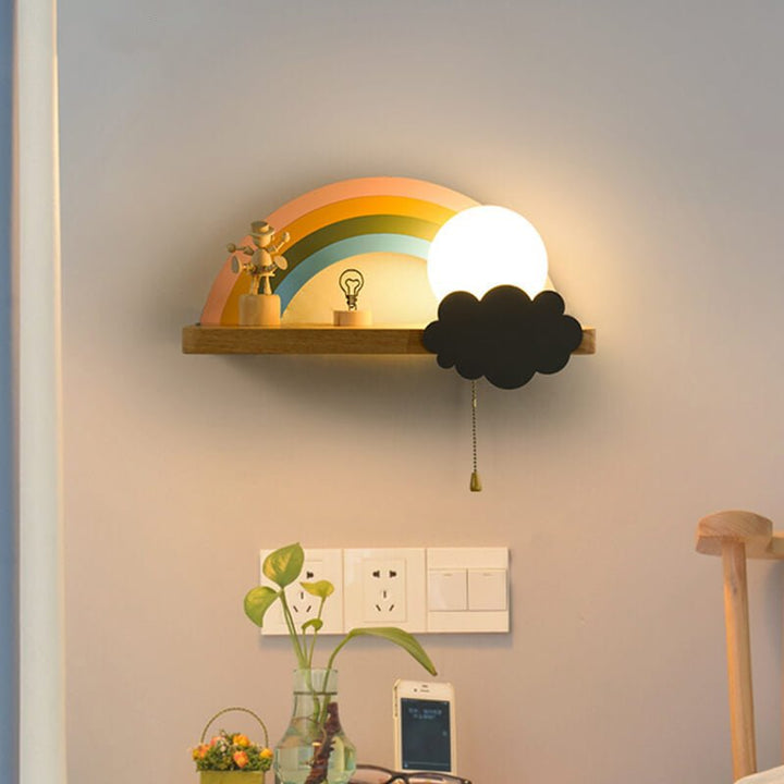 Nordische Regenbogenlampe: Süße Holz-Wandleuchte mit LED für eine warme Atmosphäre im Kinderzimmer.
