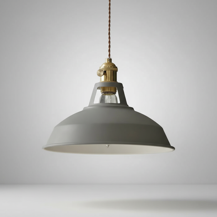 Metall-Hängelampe für Esstisch. Retro-Design im Industriestil. Vintage-Pendelleuchte, dekorative Esszimmerlampe.