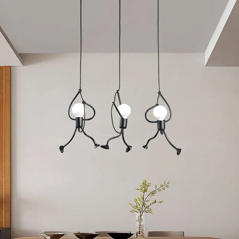 Einzigartige Designlampe für Innenbeleuchtung. 'Kleine-Mann' Retro-Hängelampe mit E27 Fassung & Puppendesign.