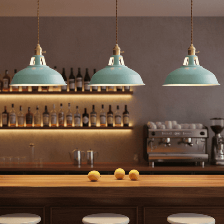 Retro Industrie Pendelleuchte aus Stahl, ideal für Esszimmer und Loft-Wohnzimmer.