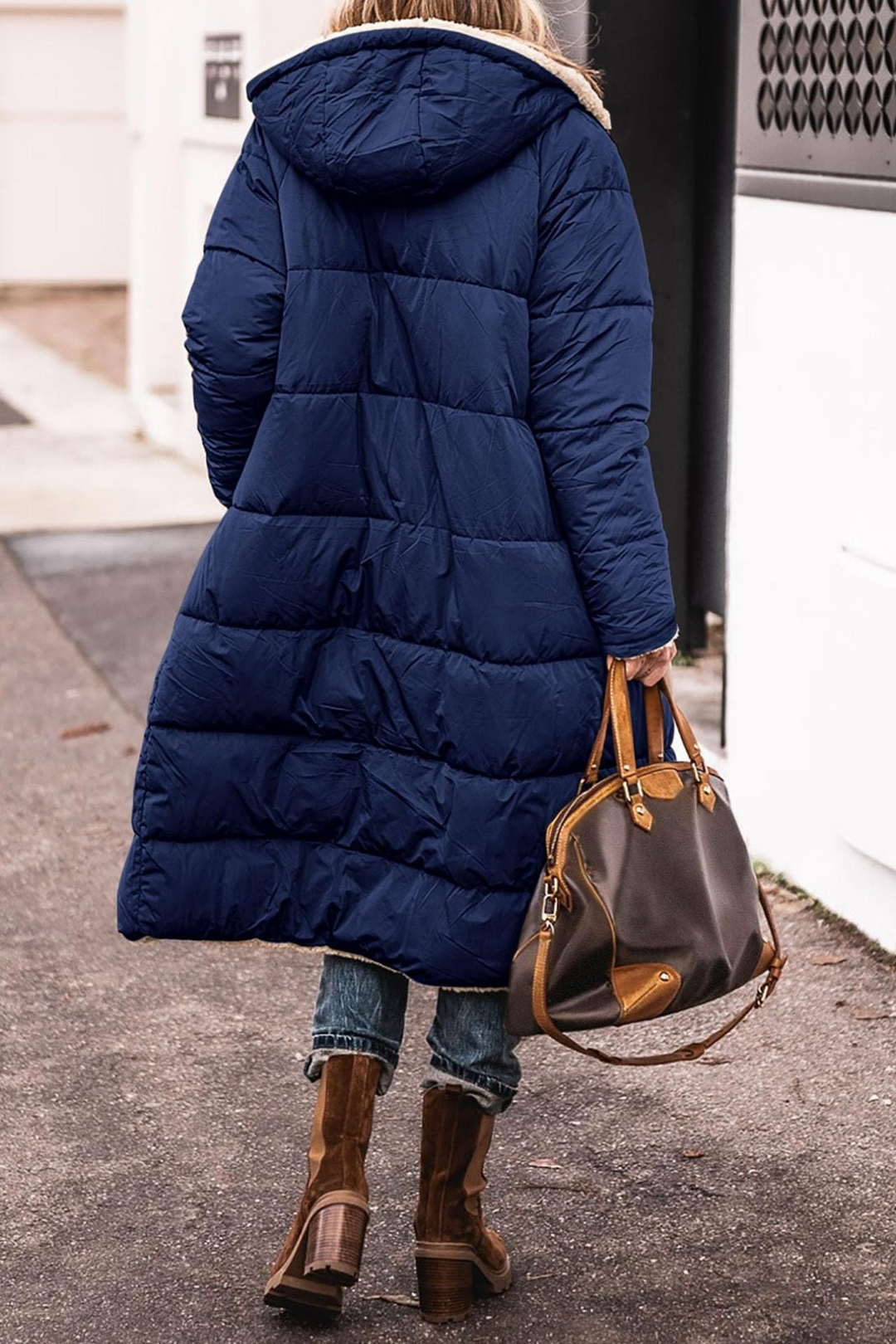Stilvolle, reversible Damen Winterjacke, lang, warm & winddicht, Must-have für Damenmode.