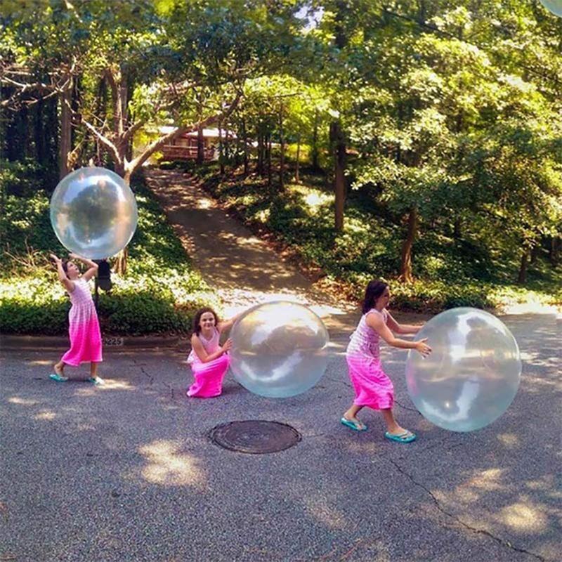 Vielseitiger Bubble Ball als Spielball, Wasserball oder Gartenspielzeug für Kinder und Familie im Freien.
